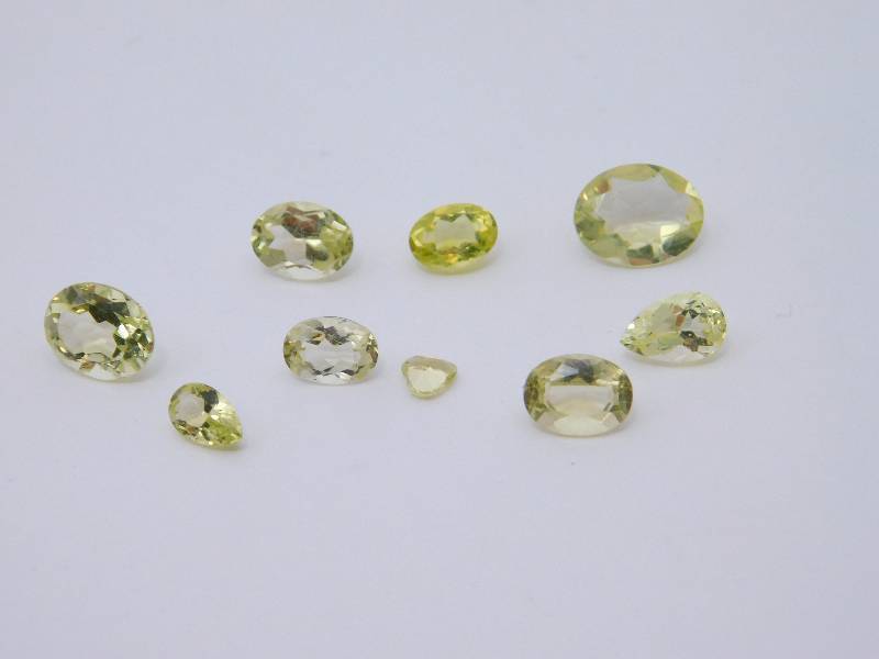 9.07 cts of YellowishGreenish Gemstones