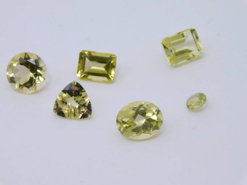 13.95 cts of Yellow-Green Gemstone