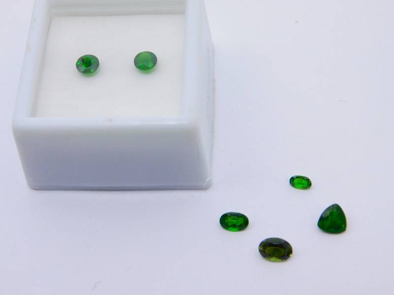 Lot of Chrome Diopside Gemstones