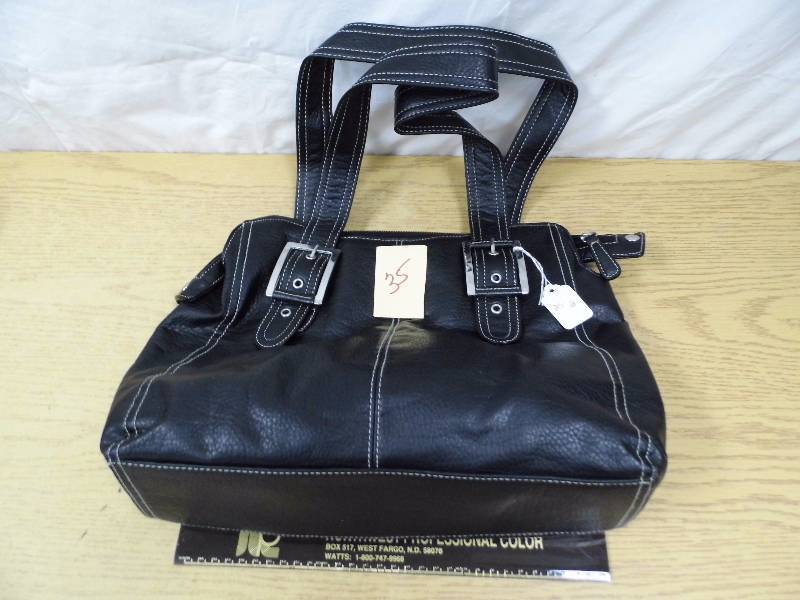 lot 35 image: Black Purse