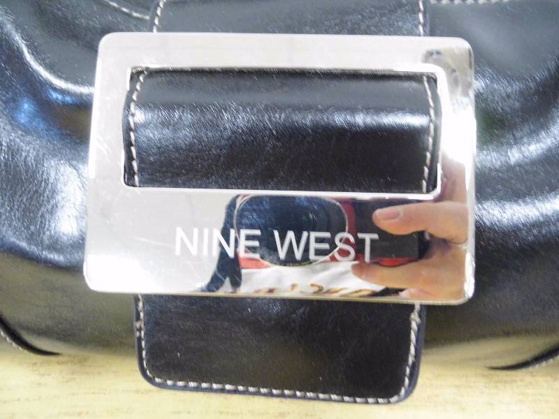 lot 48 image: Nine West Purse