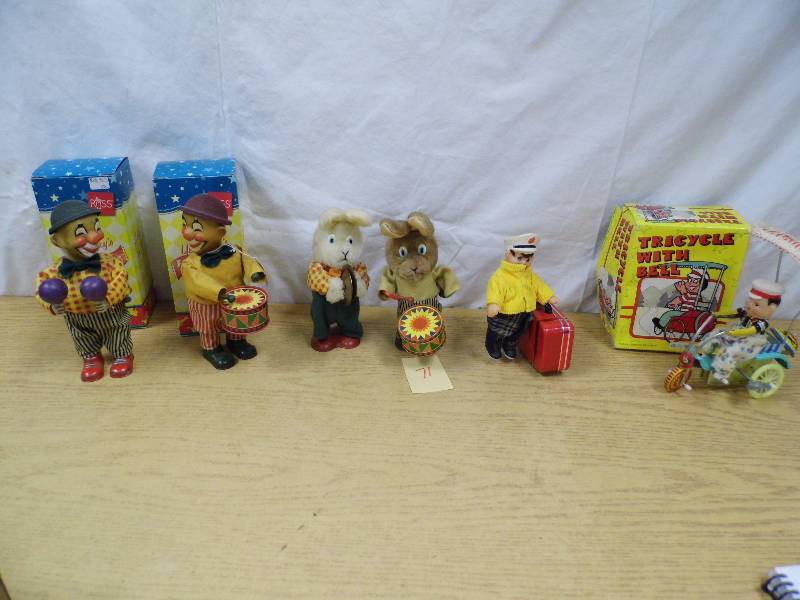 lot 71 image: Wind Up Toys