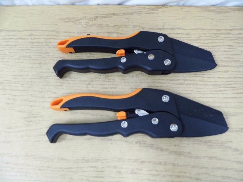 lot 66 image: Pair of Ratcheting Pruners