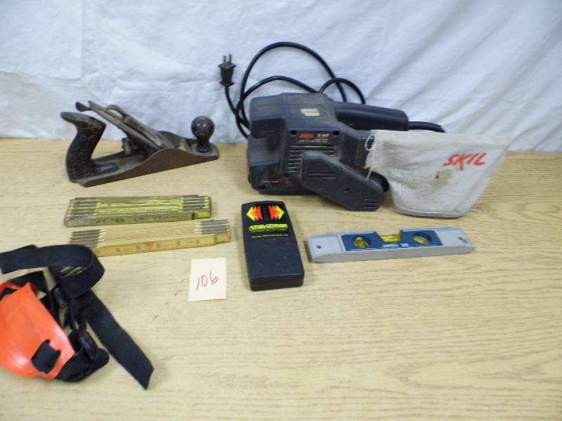 lot 106 image: Sander - Tools