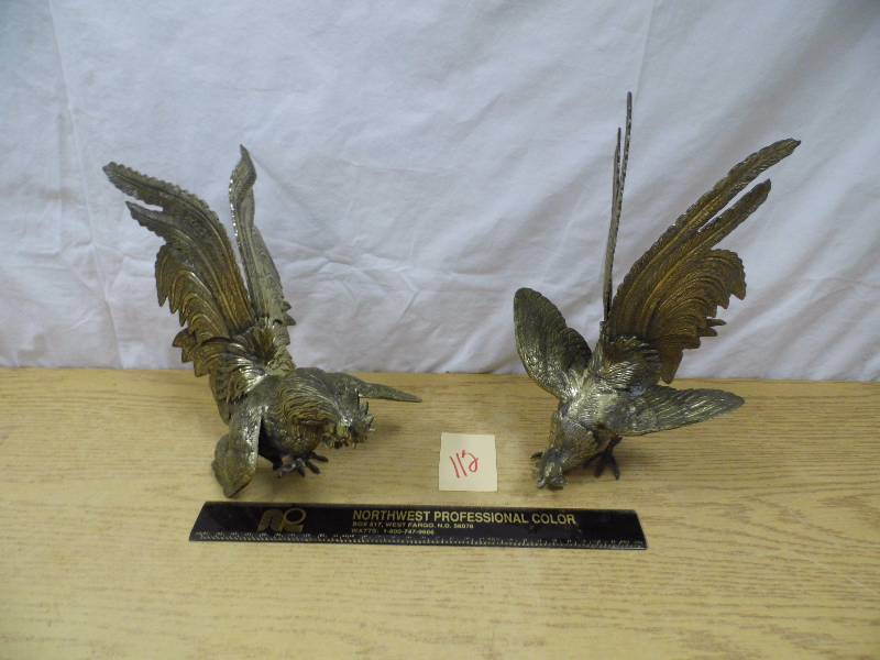 lot 112 image: Brass Roosters