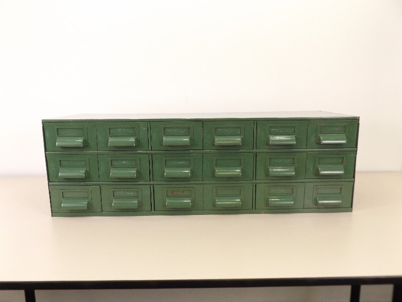 Metal 18 Drawer Parts and Hardware Cabinet Shelf