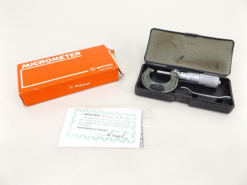 Mitutoyo 103-135 Micrometer in Case