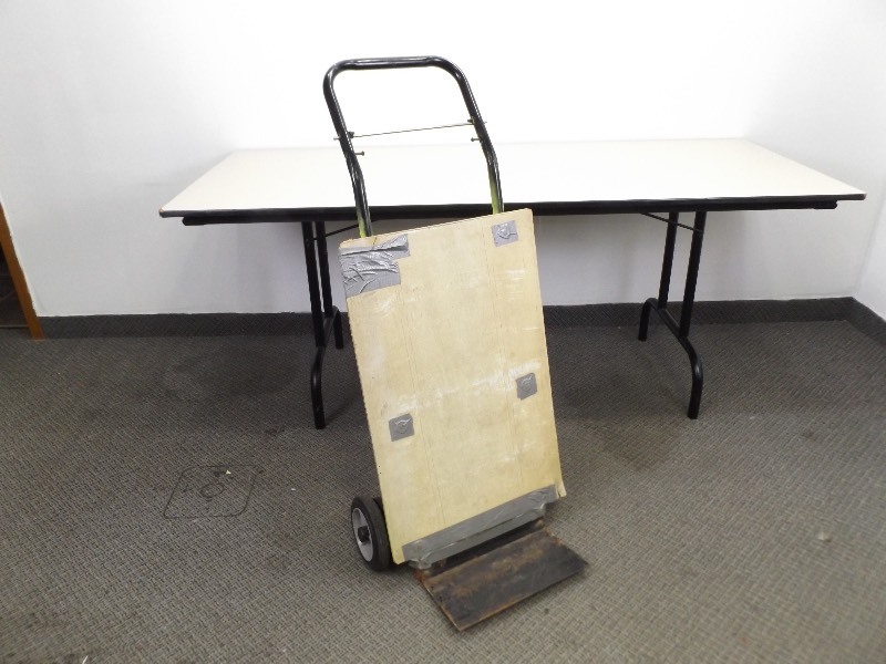 2 Wheeled Hand Truck