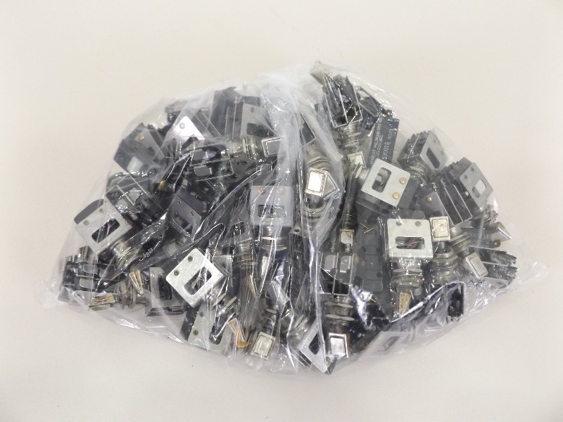 Lot of 50 Honeywell Micro Switch Brand Switches #23AT402-T2