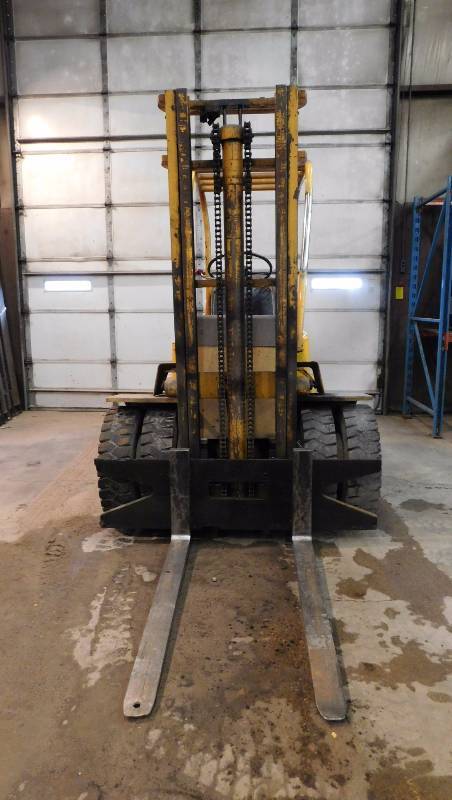 lot 3 image: 1973 Allis-Chalmers FP50 Forklift