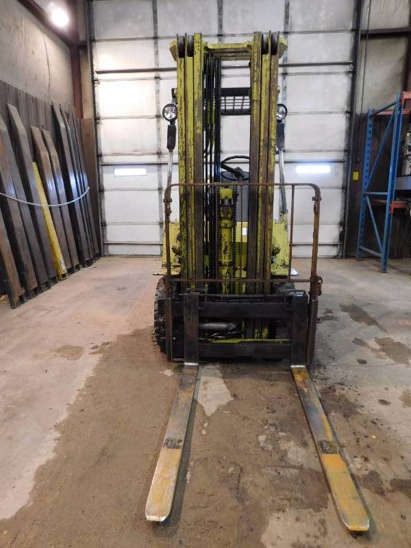 lot 6 image: 1988 Mitsubishi FG18 Forklift