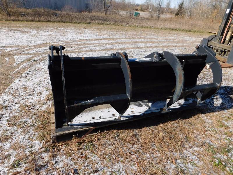 lot 14 image: Major Grapple Bucket Attachment
