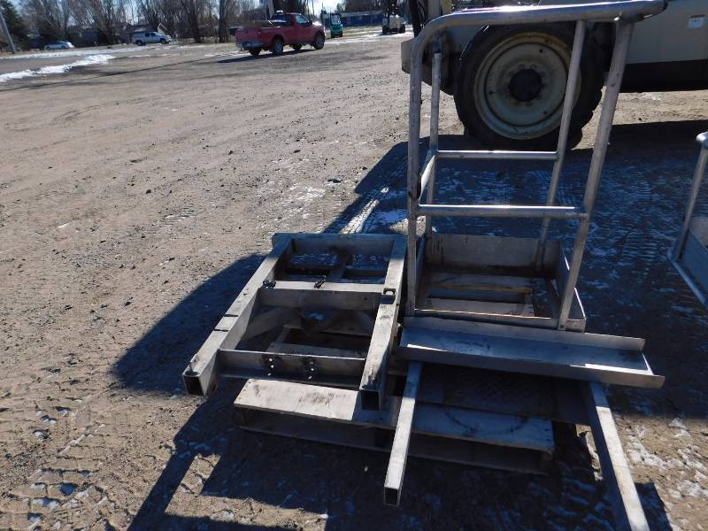 lot 22 image: Misc. Pallet of Scrap Aluminum