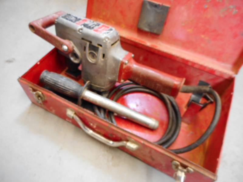 lot 405 image: MILWAUKEE HOLE HAWG