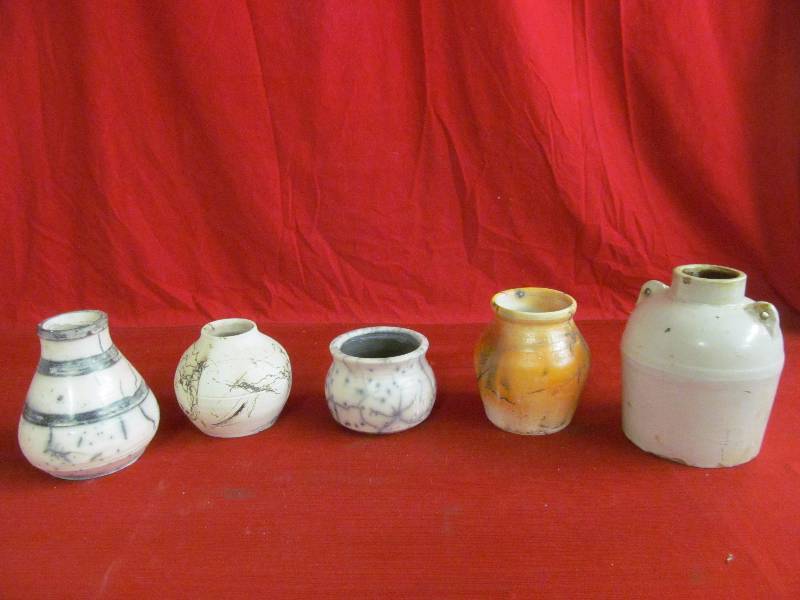 lot 14 image: Raku pottery, crock