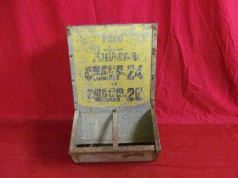 lot 24 image: vintage creep feeder