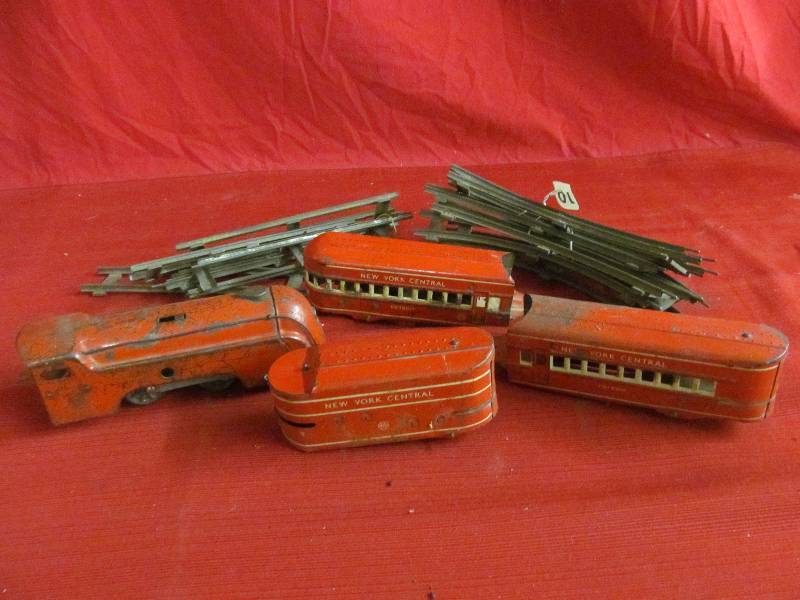 lot 26 image: vintage Marks train set