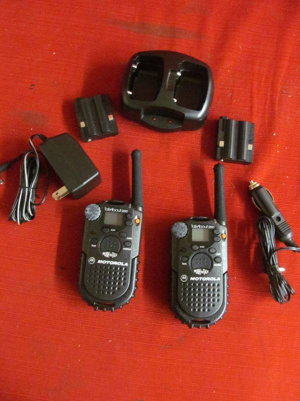 lot 32 image: Motorola talk about radios