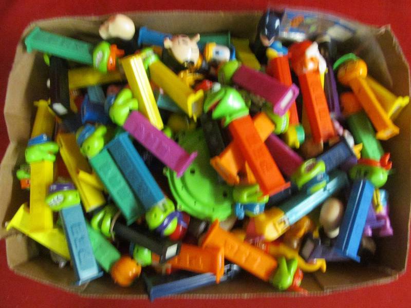 lot 34 image: Pez dispensers