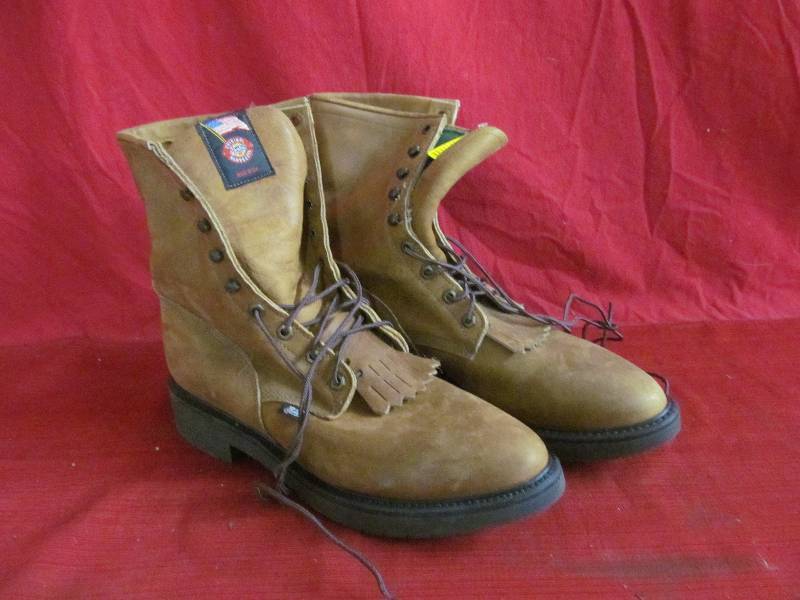 lot 38 image: Justin work boot