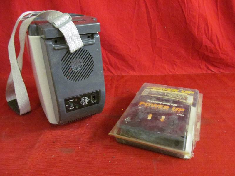 lot 42 image: Minnkota power up foot control, portable travel cooler