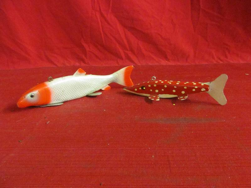 lot 50 image: vintage spearing decoys
