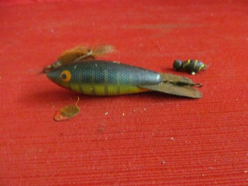 lot 55 image: vintage bass plug