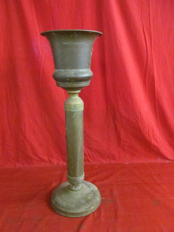 lot 88 image: brass planter with stand