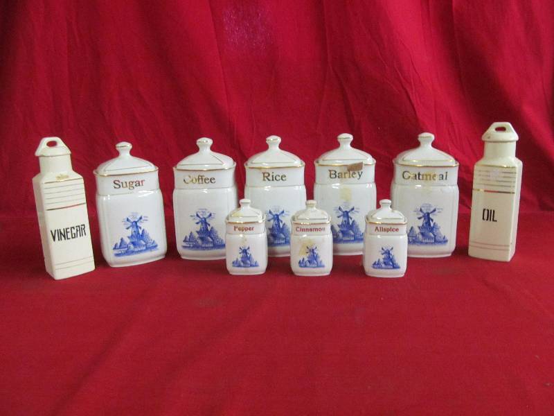 lot 100 image: kitchen canister set