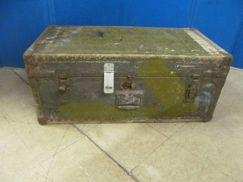 lot 103 image: vintage foot locker