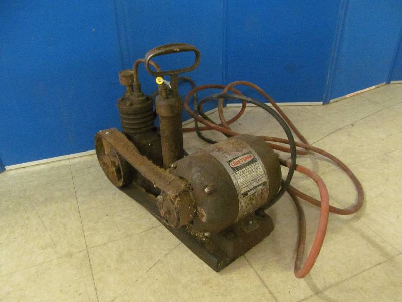 lot 169 image: vintage craftsman aircompresser