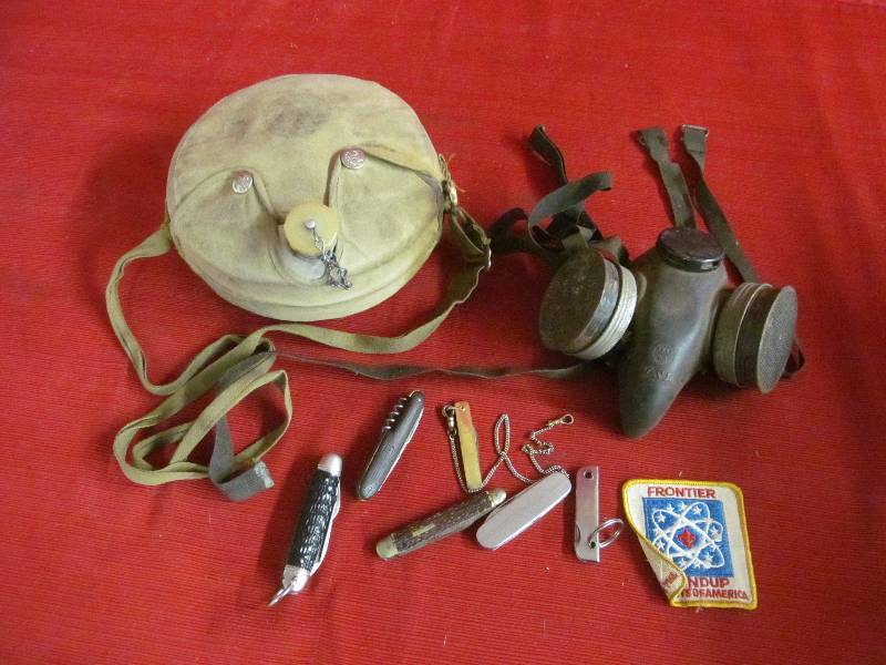 lot 187 image: Boy Scout canteen Vintage respirator