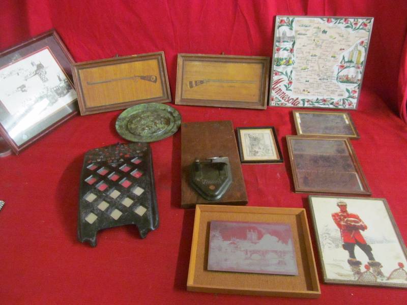 lot 236 image: vintage wall dcor