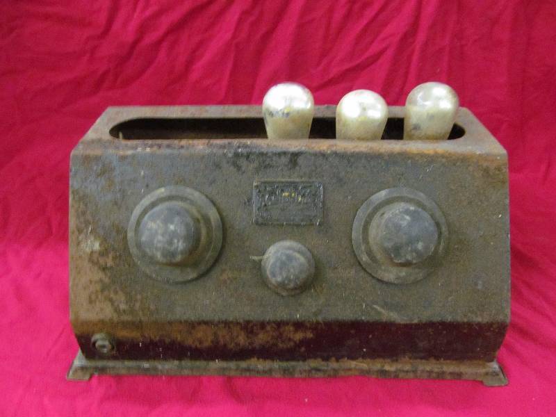 lot 254 image: vintage battery charger