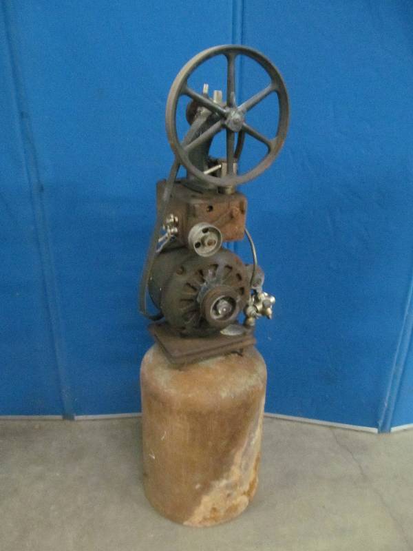 lot 268 image: vintage air compressor