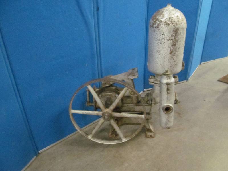 lot 270 image: vintage dental compressor