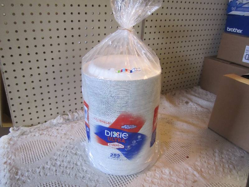 Bag of 285 Dixie Ultra 8.5 Plates...