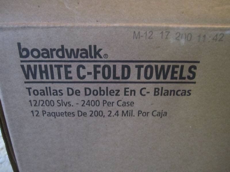 White C-Fold Towels Partial case wi...