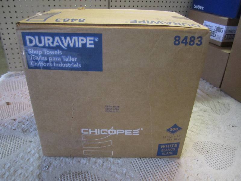 Shop Towels Box of 300 Box damage....