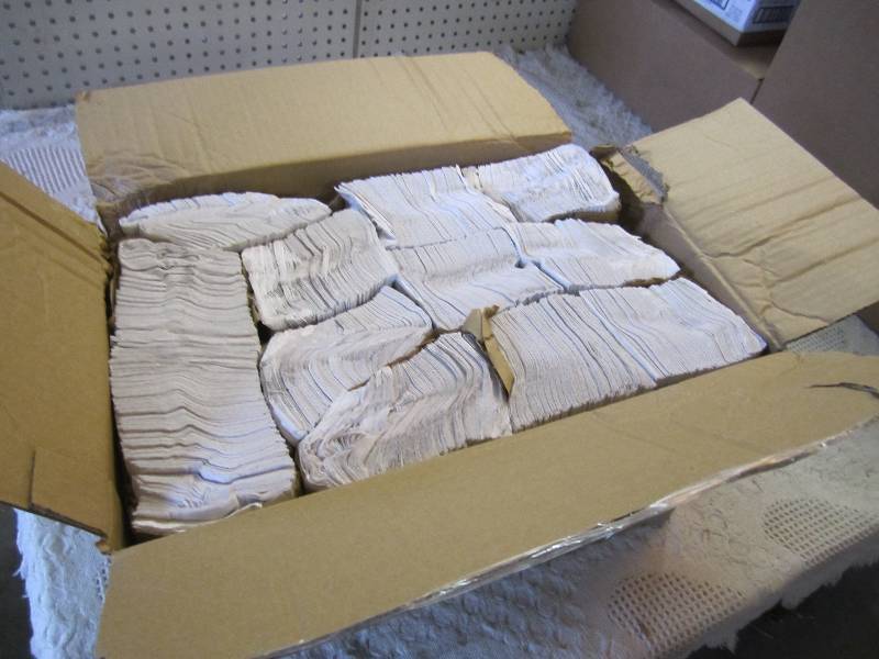 White C-Fold Towels Case of 12 pack...