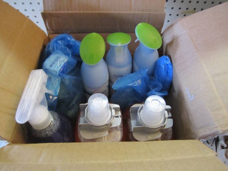 Mixed Lot Febreze Air Refresher, Go...