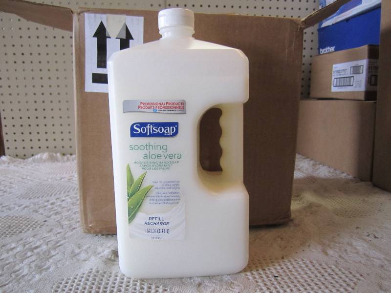 Lot of 2 - 1 Gallon Softsoap Hand S...
