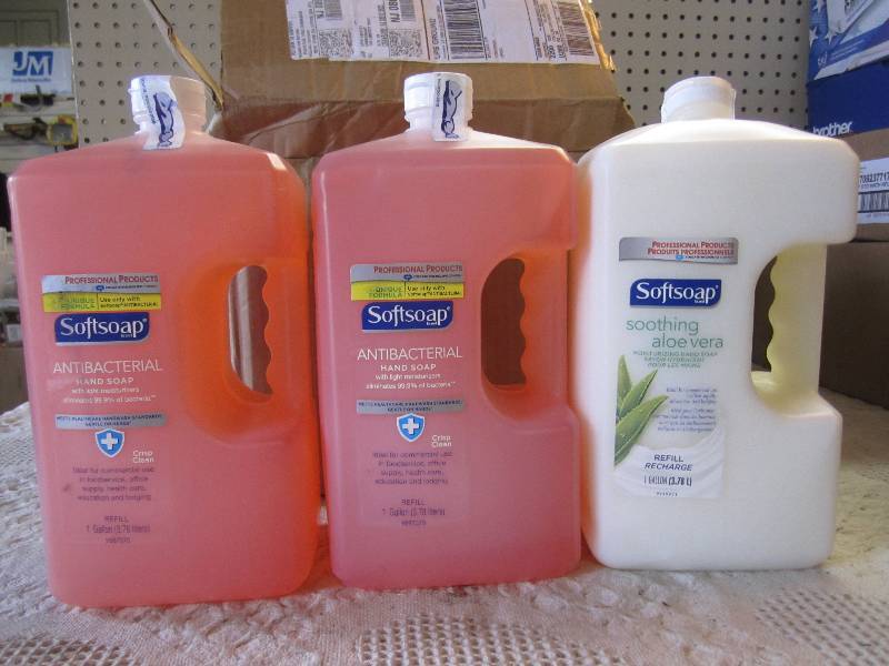 Lot of 3 - 1 Gallon Softsoap Hand S...