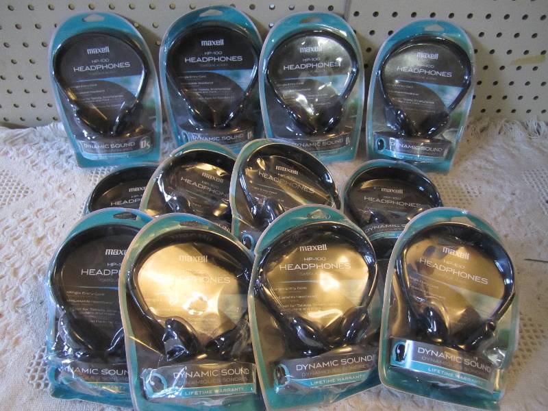 Lot of 12 Maxell HP-100 Stereo Head...
