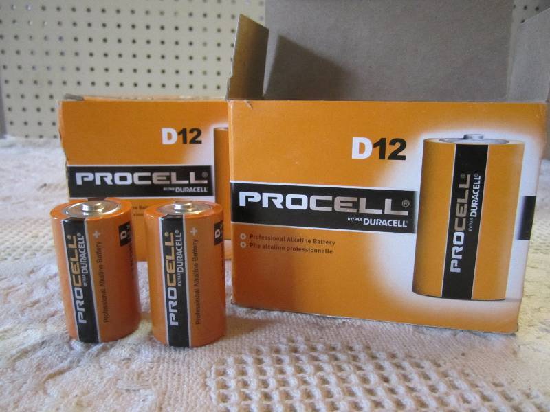 Lot of 24 Duracell ProCell D Batter...