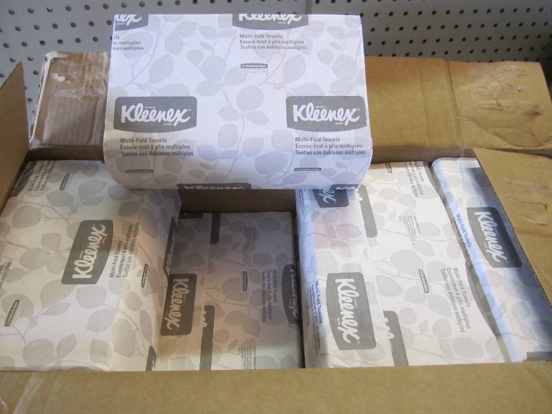 Case of 2400 Kleenex Multi-Fold Tow...