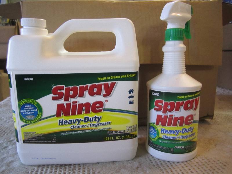 2 Refills  4 Spray Bottles of Spra...