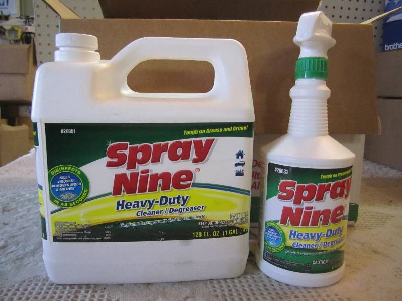 2 Refills  4 Spray Bottles of Spra...
