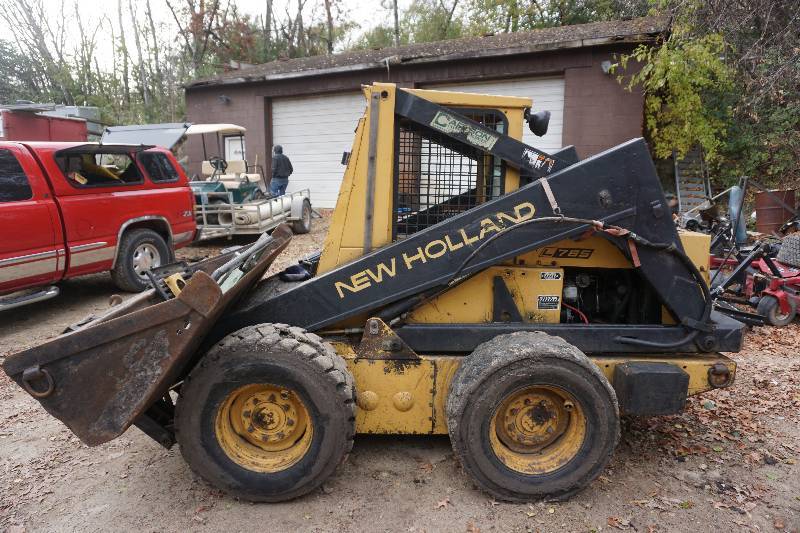 lot 2 image: 1994 New Holland Model L785 Skid Loader Skid Steer