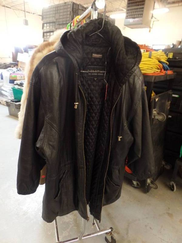 BLACK LEATHER JACKET